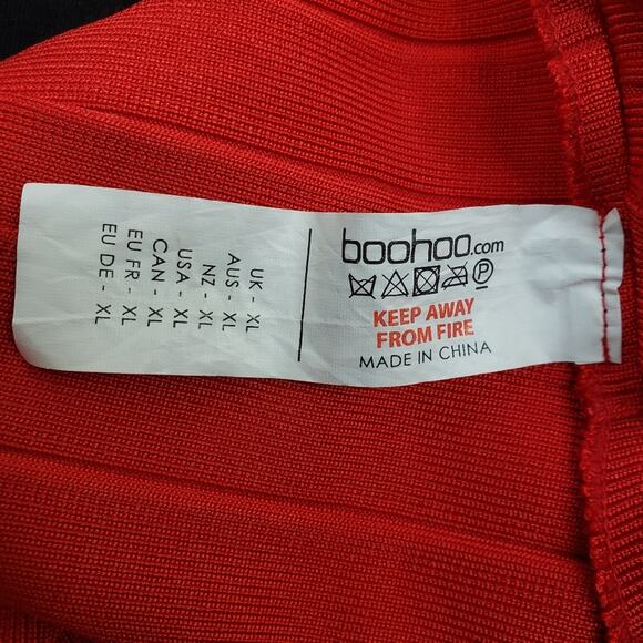 Boohoo Womens XL Bandage Plunge Sunsuit in Red NEW - Picture 15 of 16